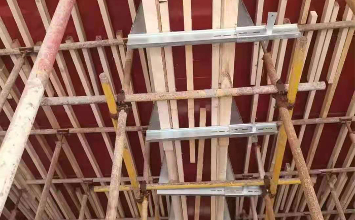 梁夹具租赁图片