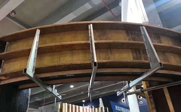 建筑梁夹具图片