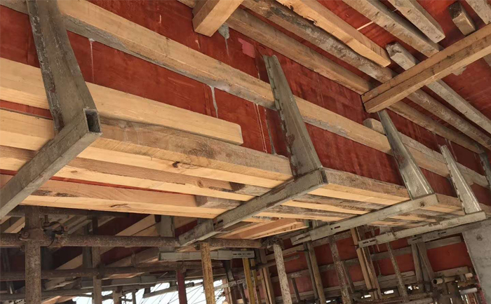 梁模板夹具图片